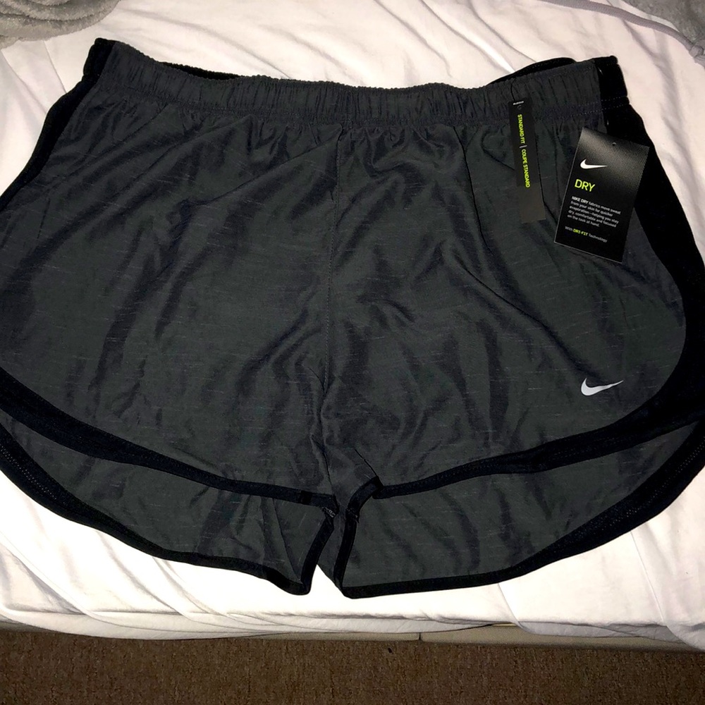 Women’s Nike Dry Fit running shorts - Picture 1 of 3